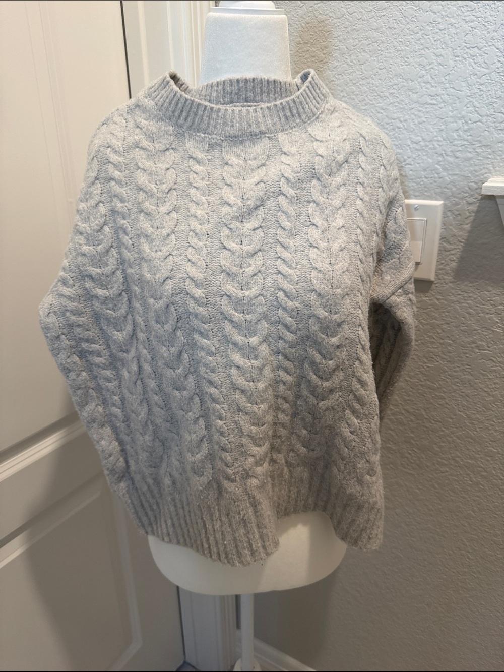 Cable Knit Women's Sweater - Light Gray